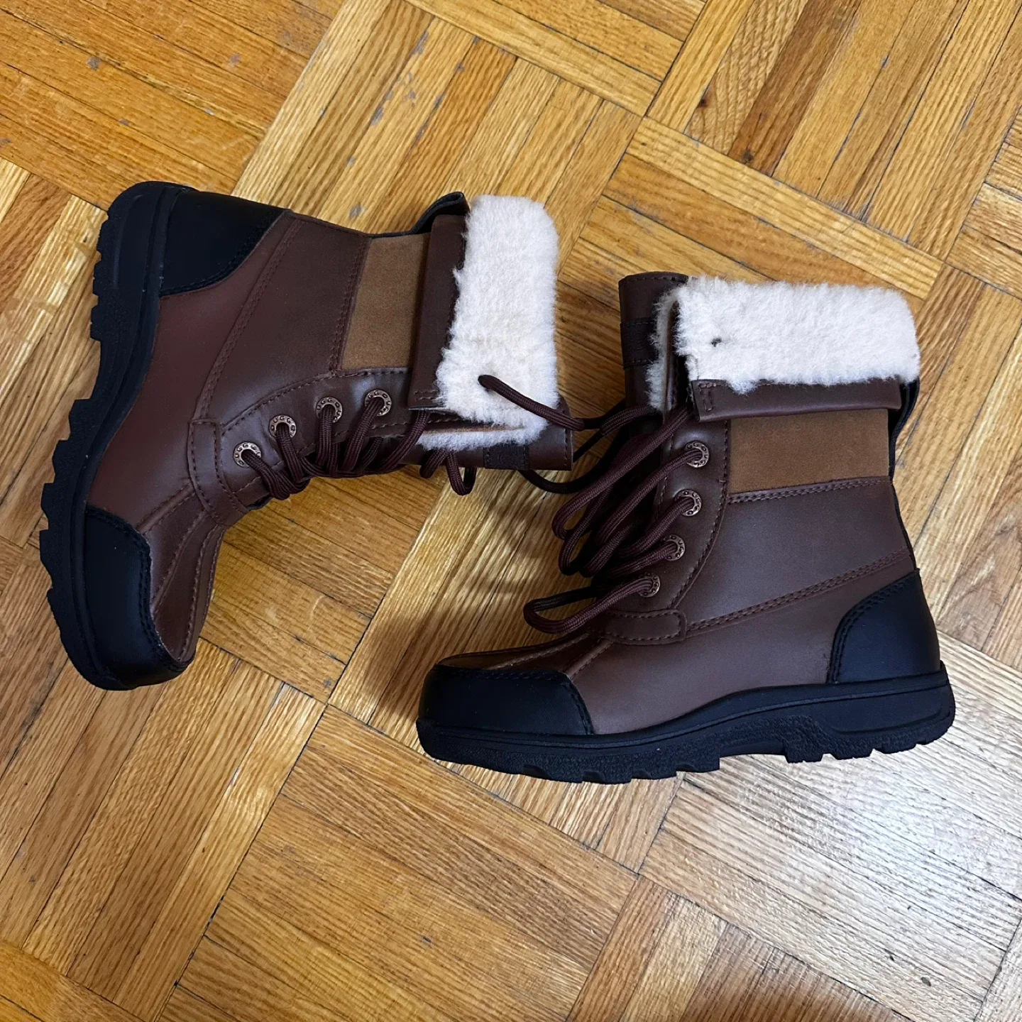 NEW Kids UGG Brown Leather Winter Boots K Butte II CWR image indicator(3)