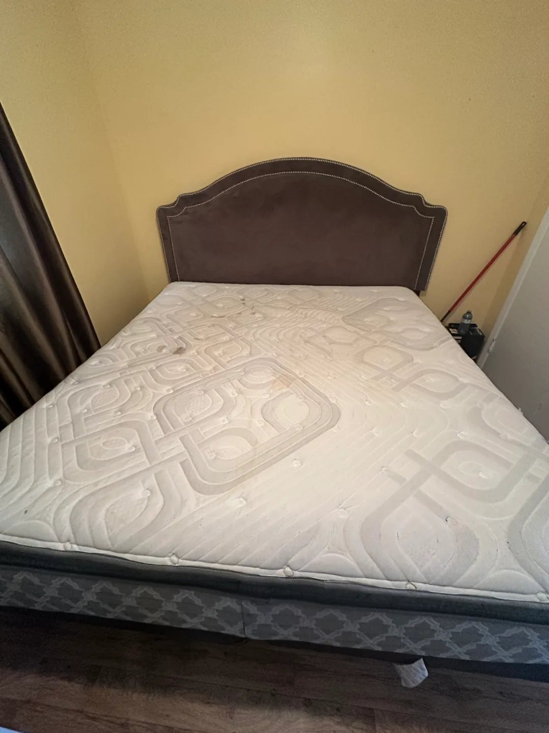 Used Mattress thumbnail