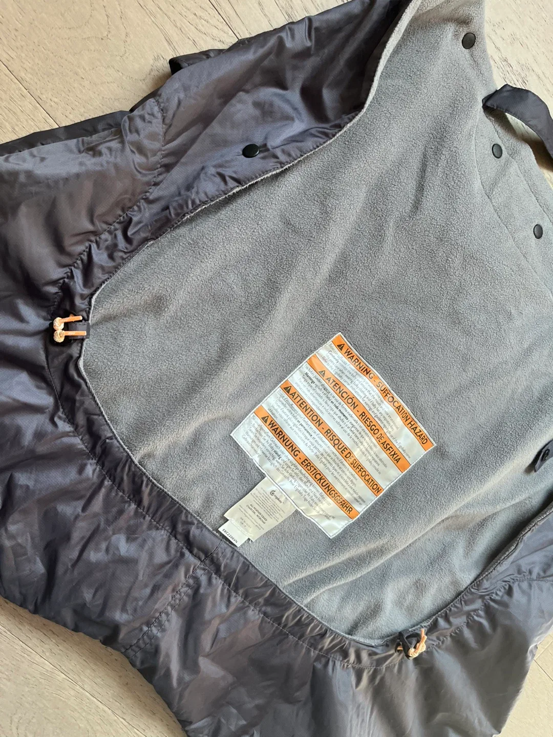 Ergobaby Baby Carrier All Weather Cover image indicator(4)