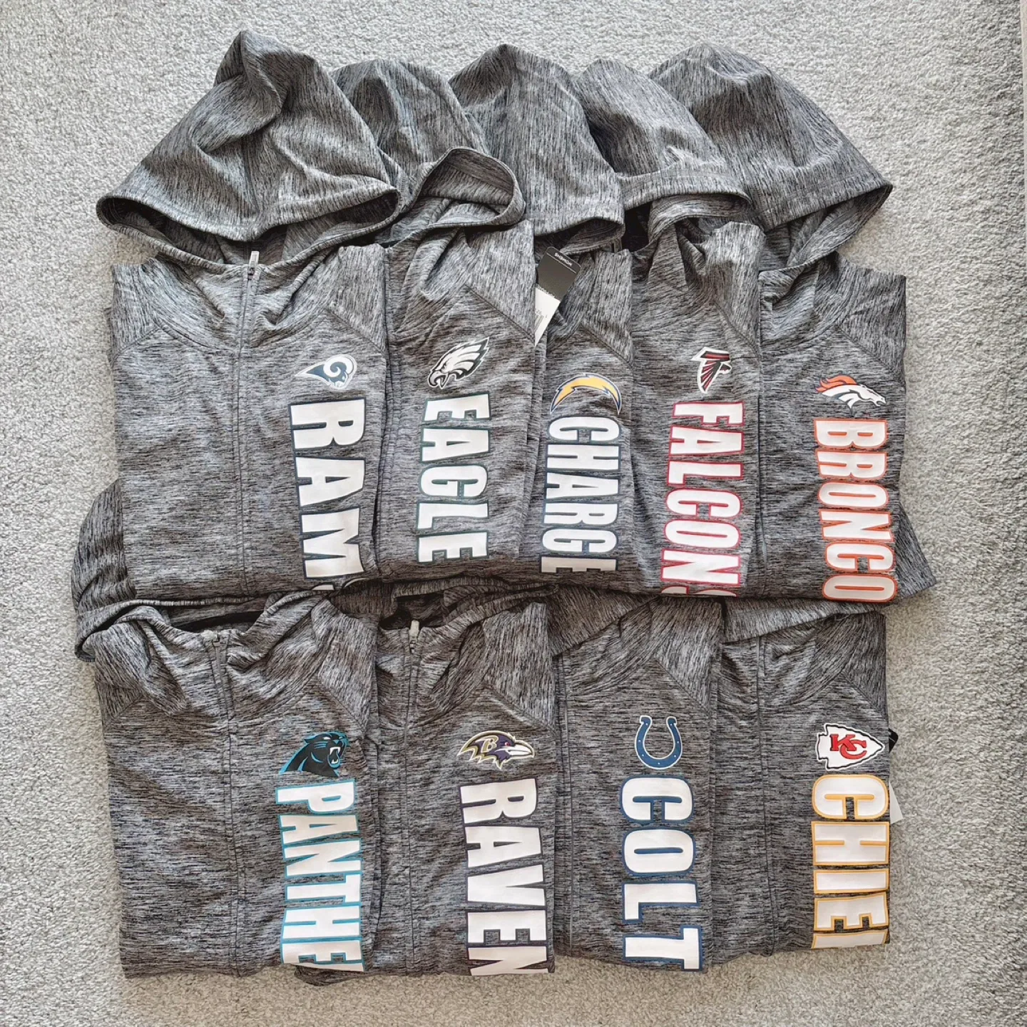 New NFL Football Team Women’s Full Zip Hoodie Size S & M image indicator(2)