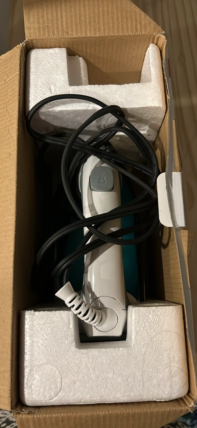 Black+Decker Light 'N Easy Steam Iron  +ironning board-  in Box! - photo 4