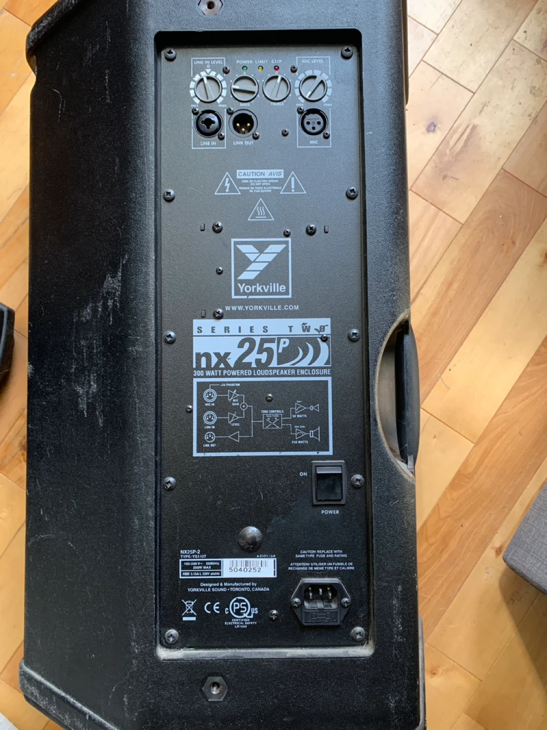 Yorkville NX25p powered PA speakers - photo 3