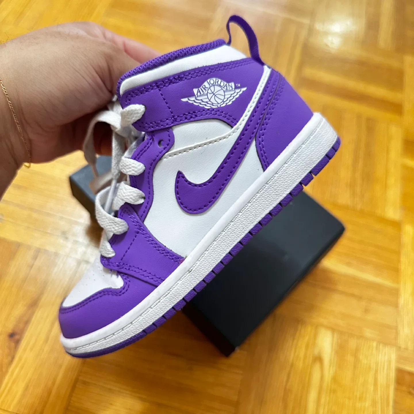 Jordan 1 MID (PS) Purple Venom/White Kids image indicator(3)