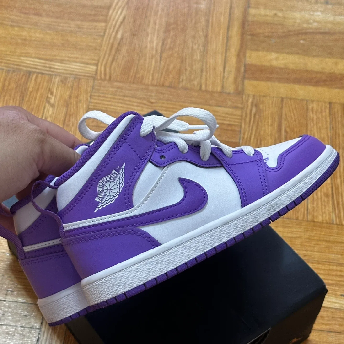 Jordan 1 MID (PS) Purple Venom/White Kids image indicator(4)