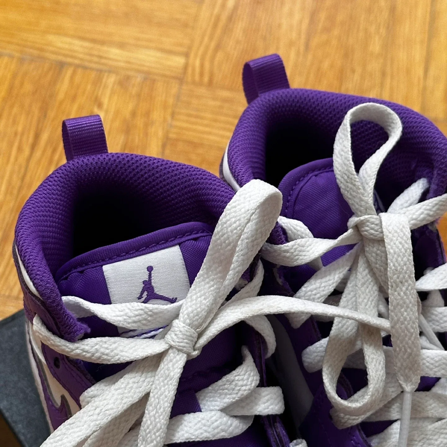 Jordan 1 MID (PS) Purple Venom/White Kids image indicator(5)