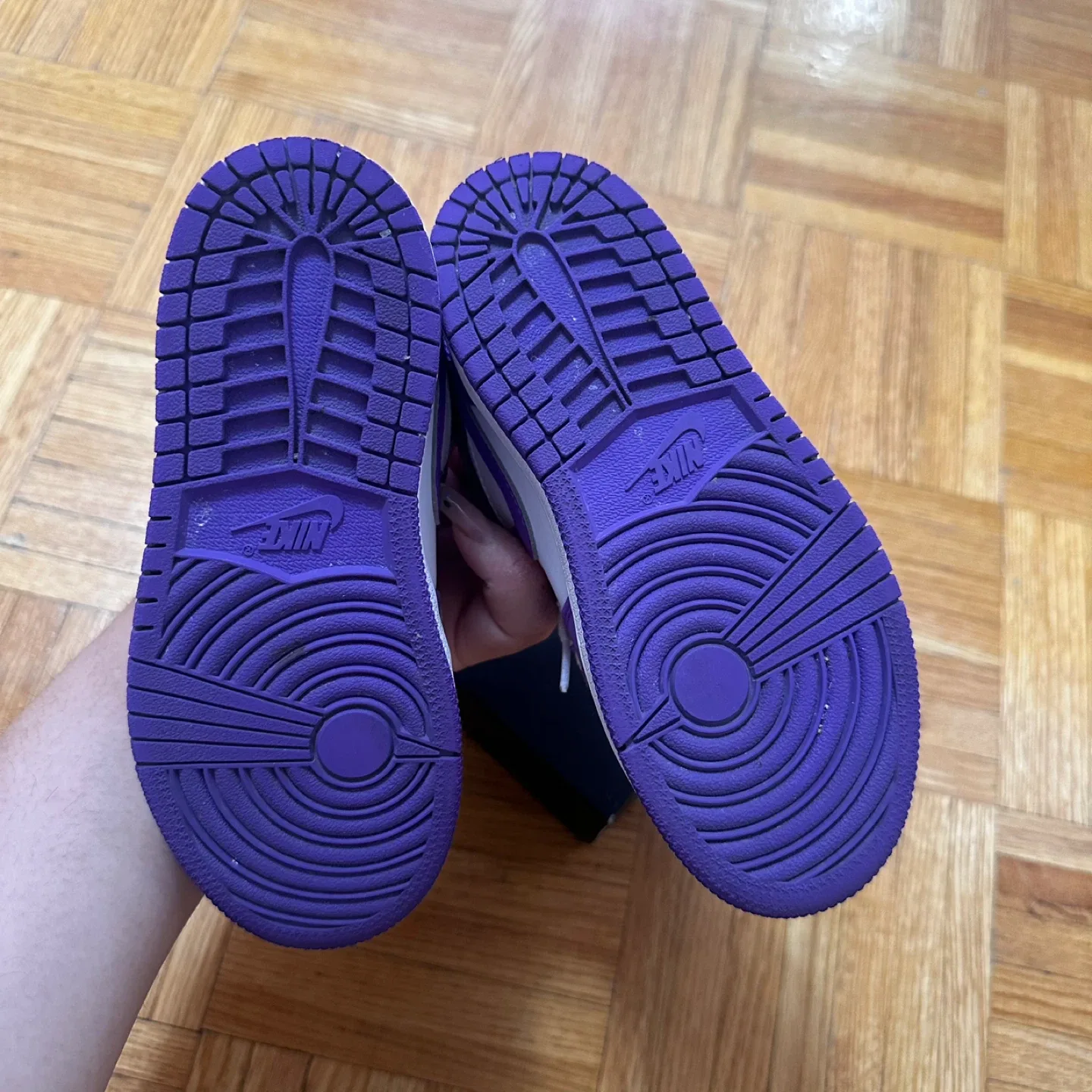 Jordan 1 MID (PS) Purple Venom/White Kids image indicator(6)