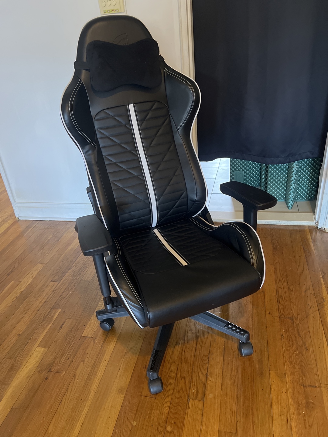 Black Gaming Chair - photo 4
