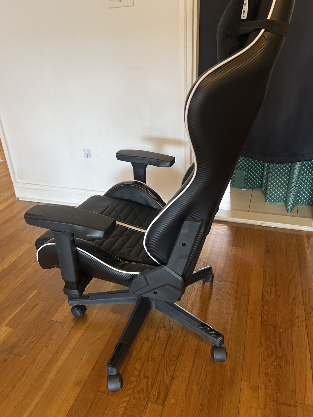 Black Gaming Chair - photo 3