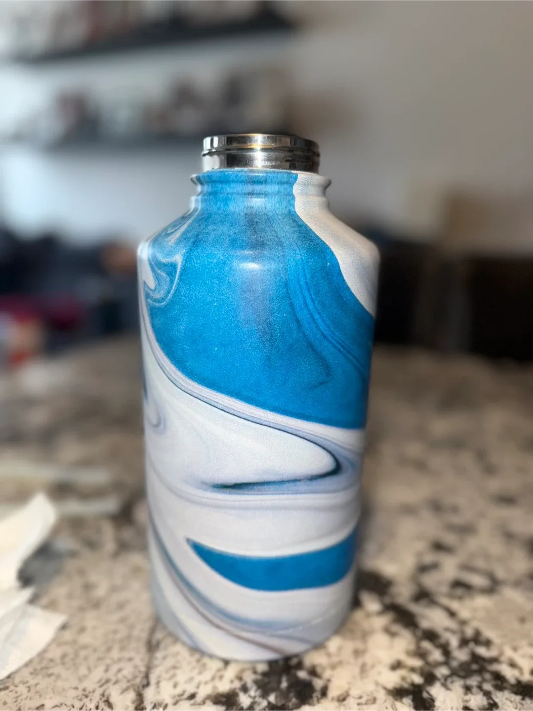 64 oz FineDine Insulated Bottle image indicator(3)