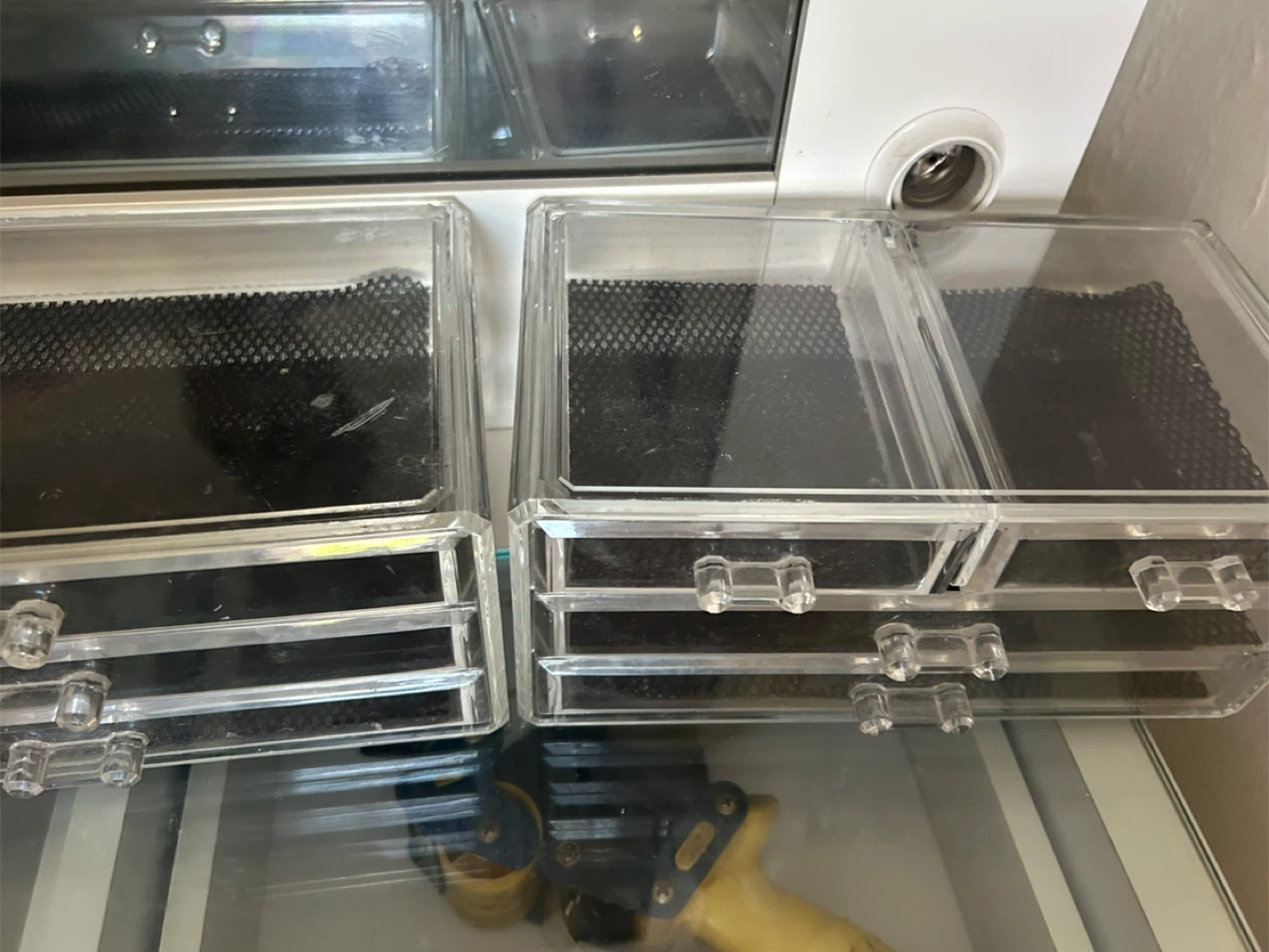 Acrylic Makeup Organizer - photo 2