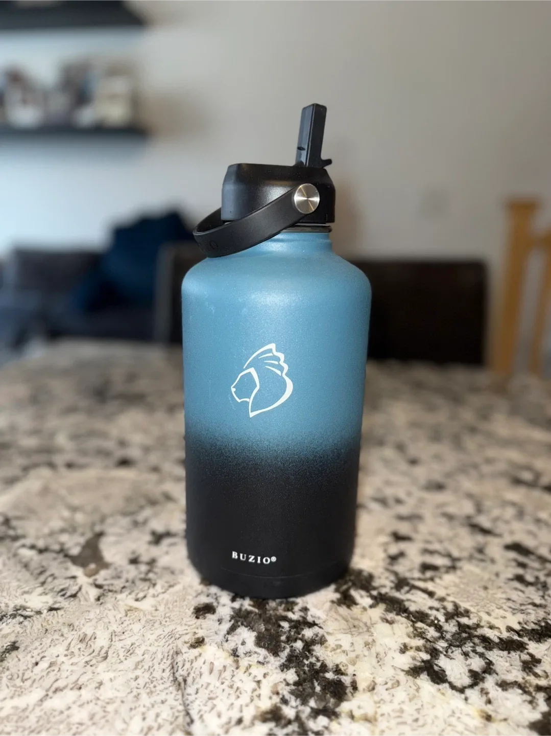 Buzio Insulated Bottle – 64 oz image indicator(2)