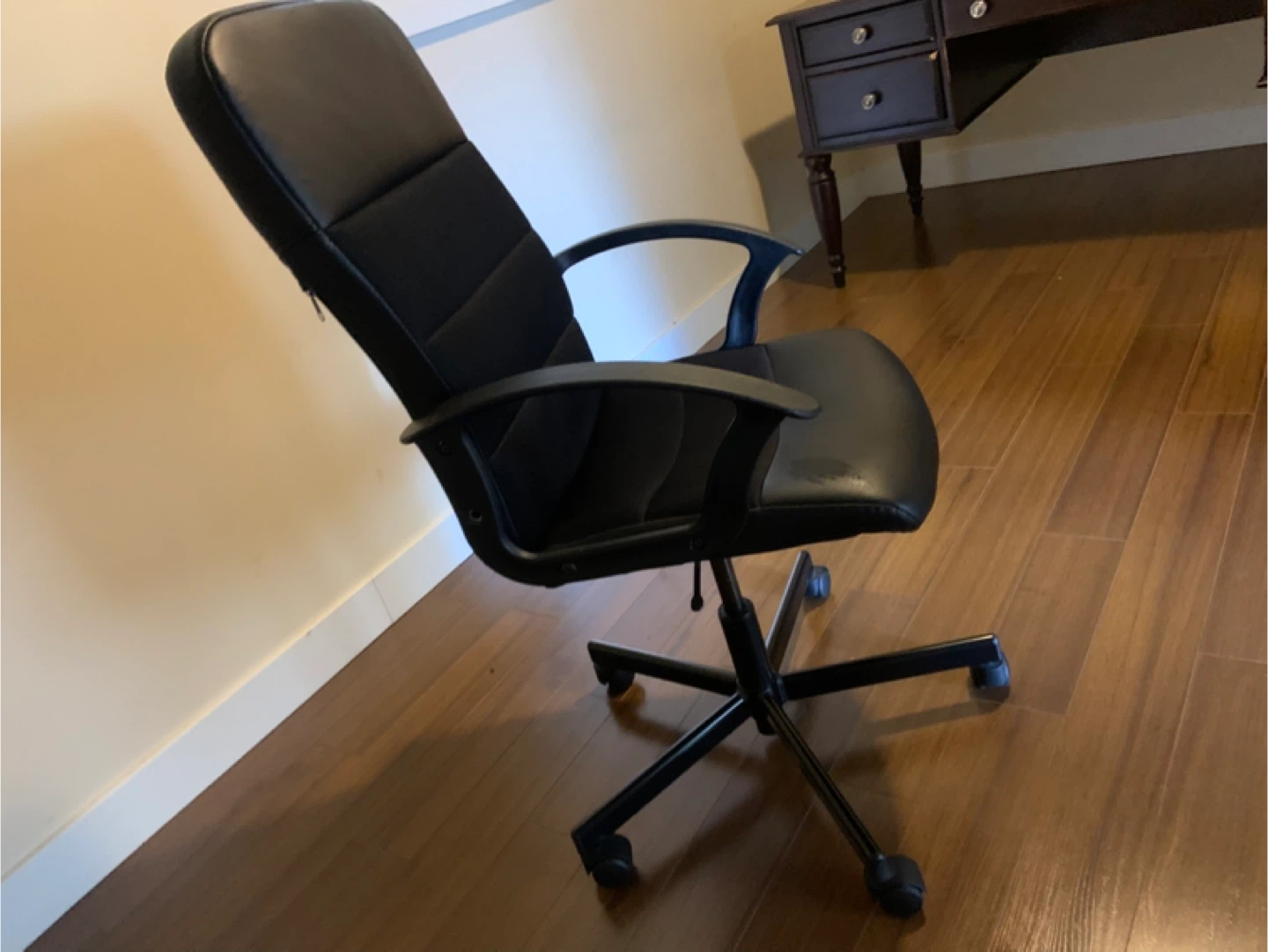 Black Office Chair - photo 2