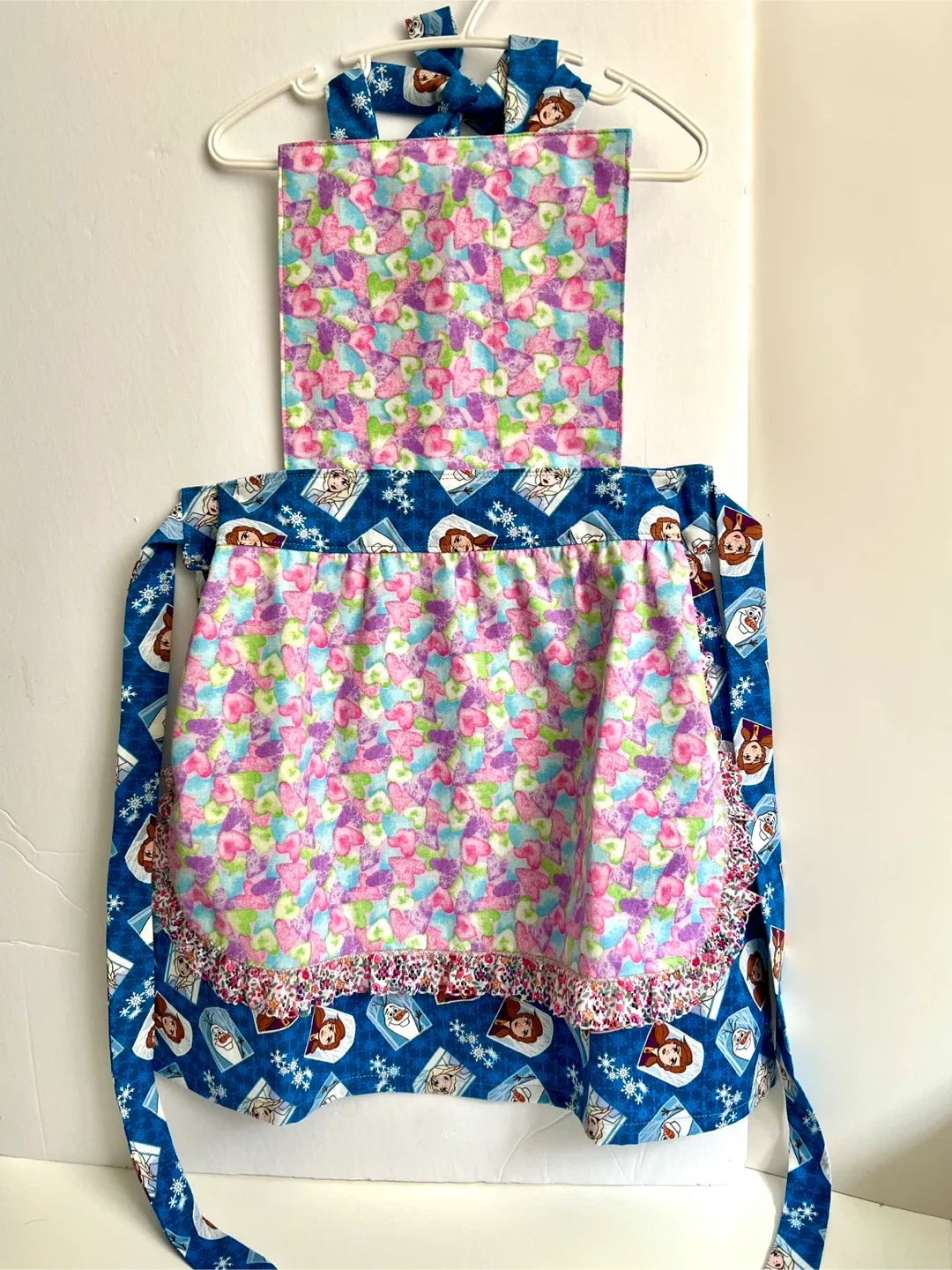 Handmade Kids' Apron - Frozen Theme image indicator(2)