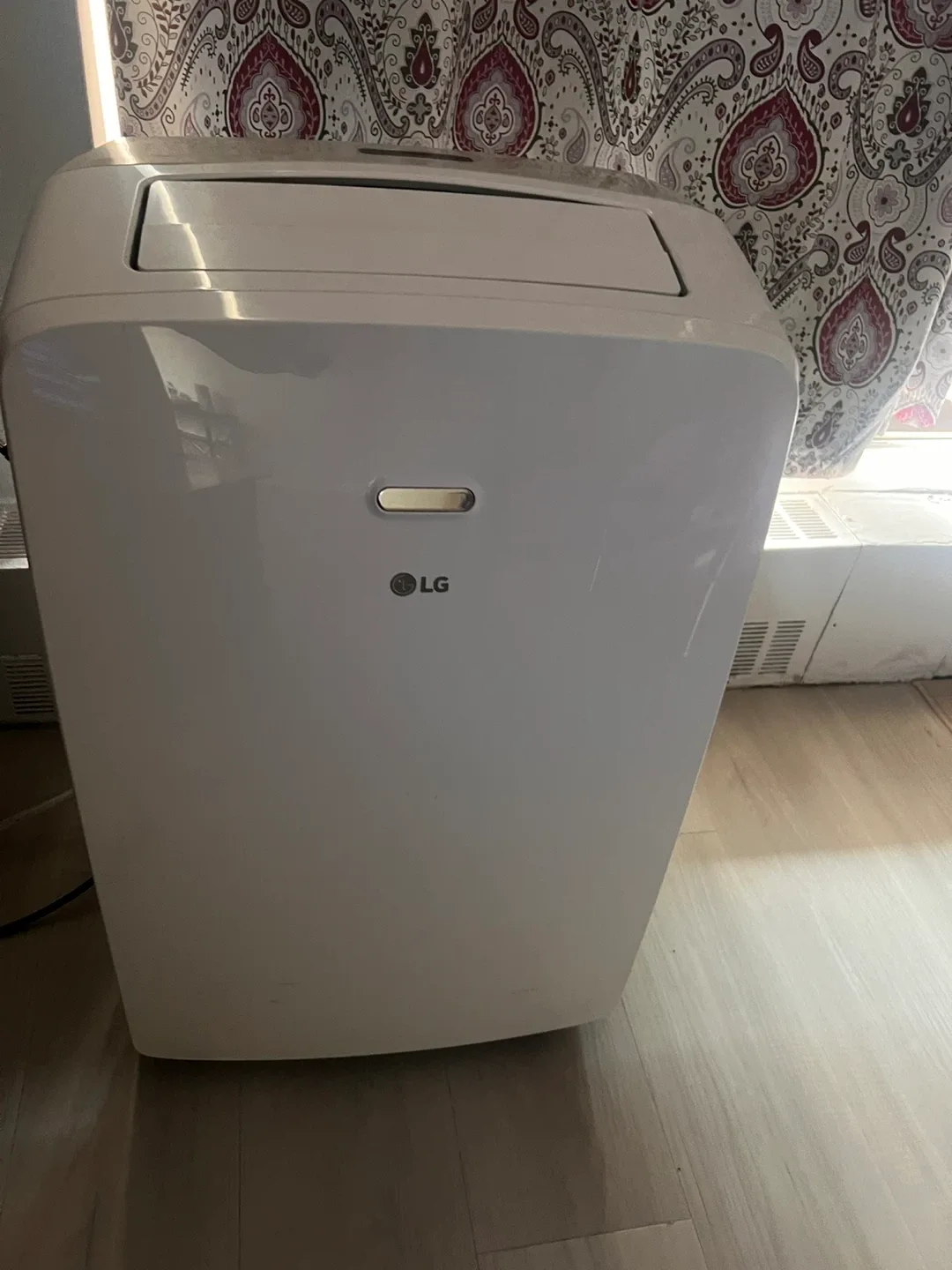 LG LP1017WSR Portable Air Conditioner thumbnail