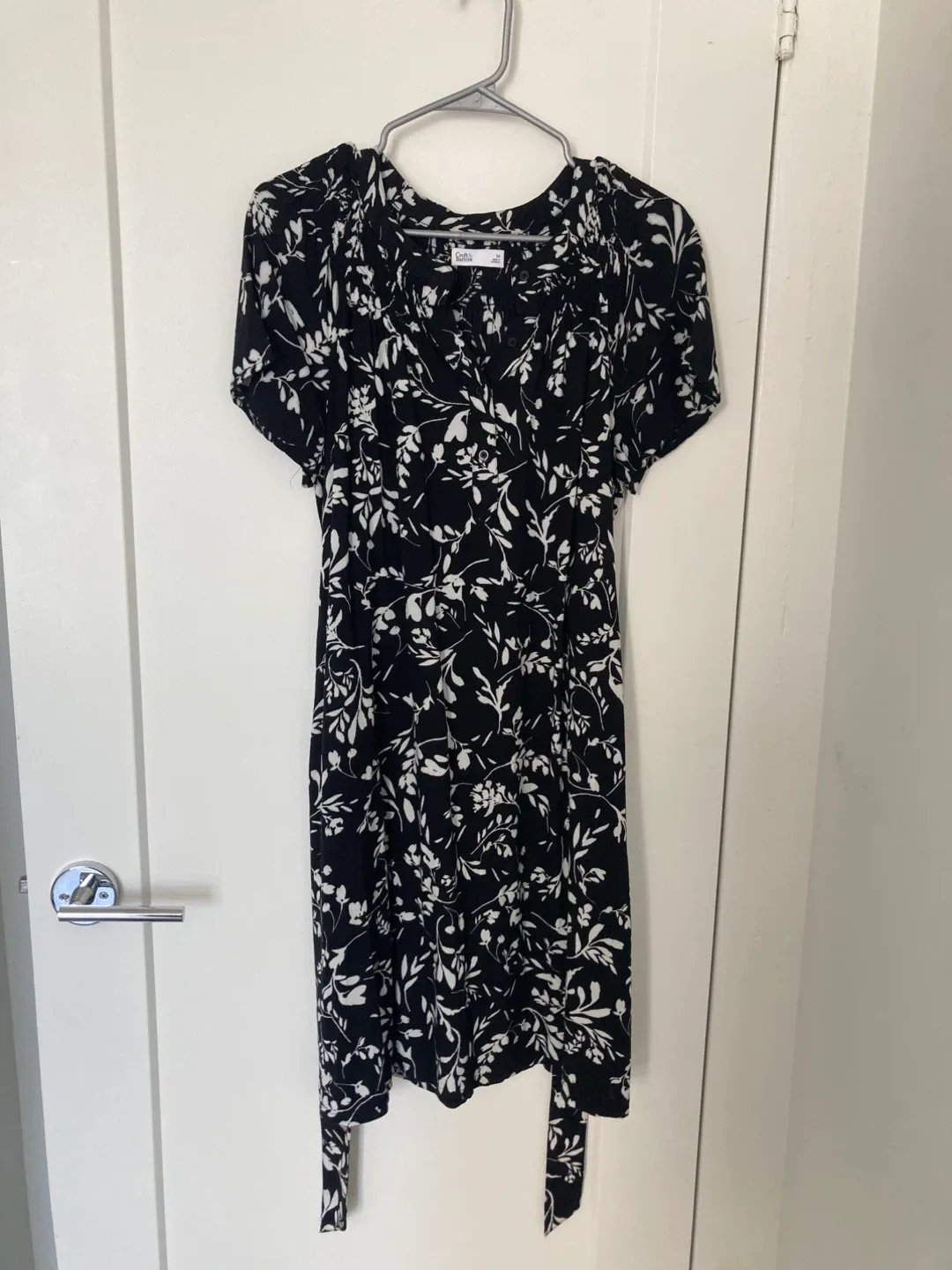 Croft & Barrow Black Floral Dress - Size M thumbnail