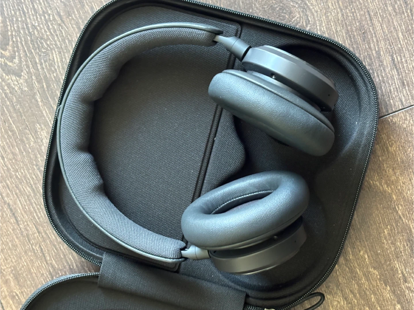 Bang & Olufsen Beoplay HX Headphones - photo 3