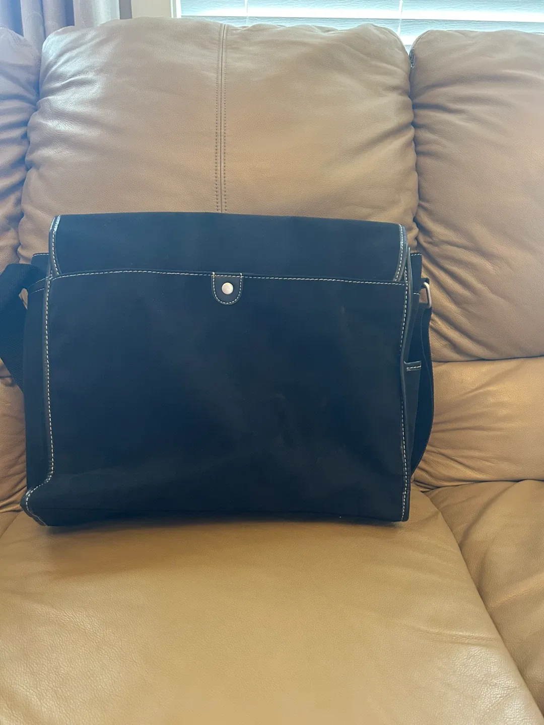 Kenneth Cole Black Messenger Bag image indicator(3)