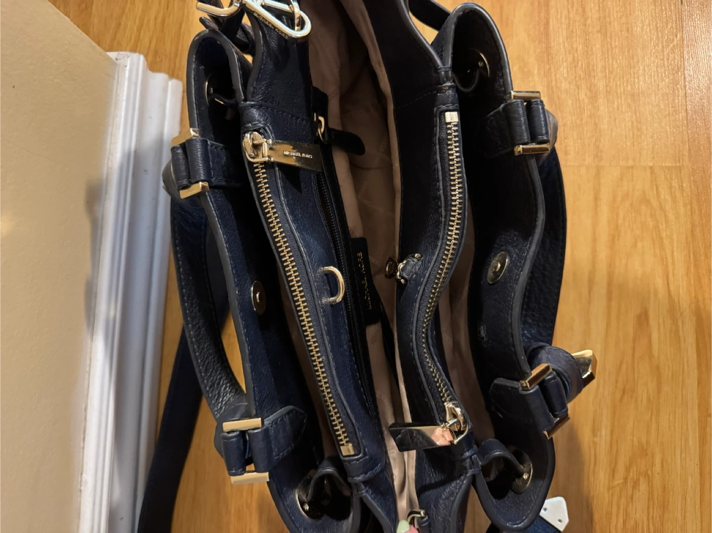 Michael Kors Navy Leather Bag - photo 2