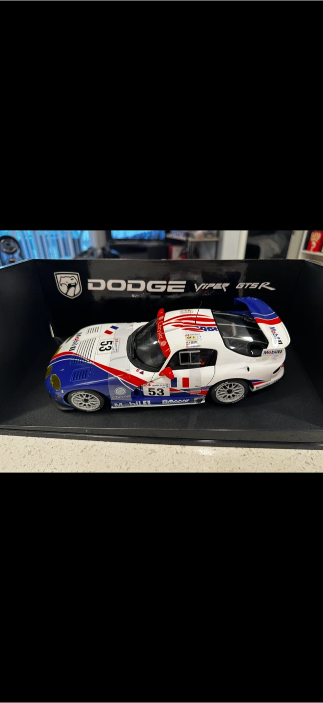 AUTOart 1998 Dodge Viper GTS-R Team Oreca LMGT2 - photo 5