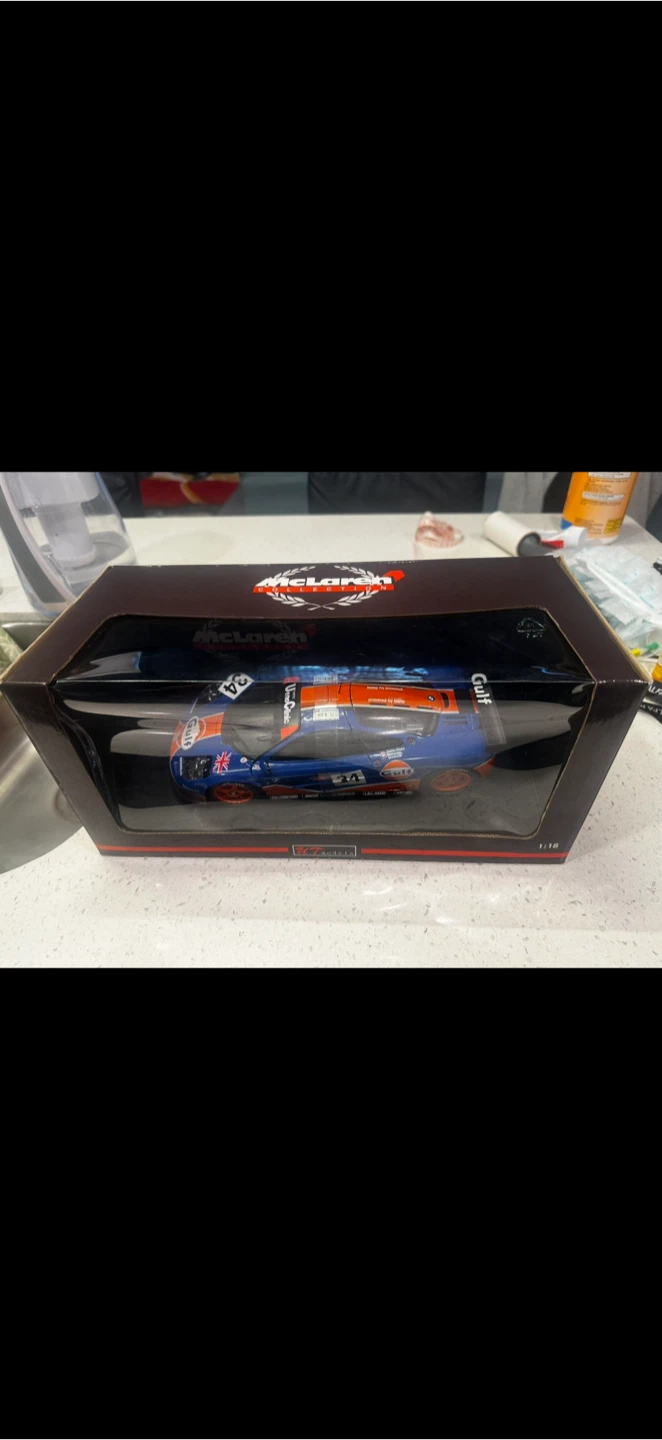 McLaren F1 GTR Gulf #34 1:18 Diecast Model Car - photo 2