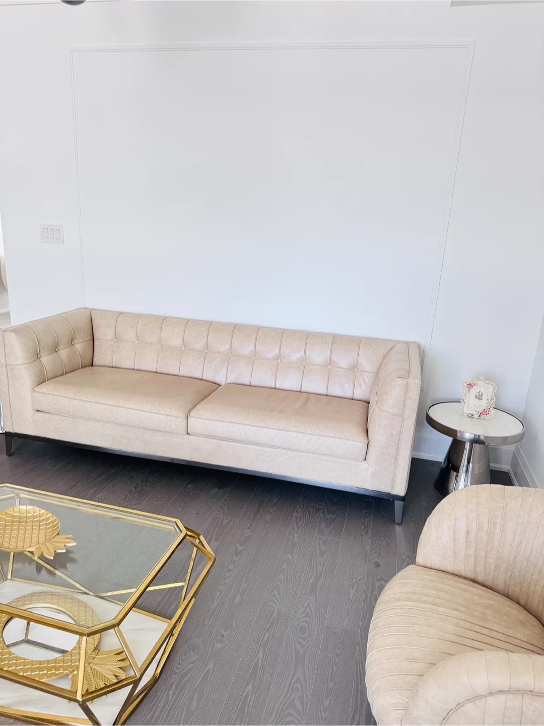 Beige Luxurious Leather Sofa image indicator(4)