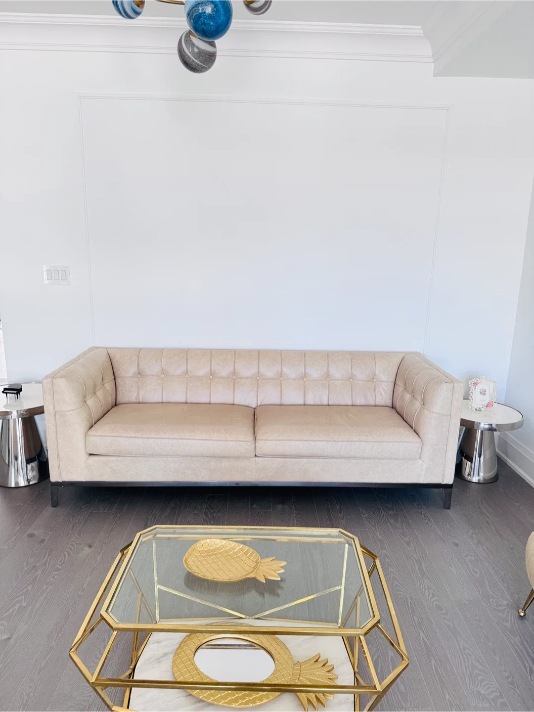 Beige Luxurious Leather Sofa image indicator(2)