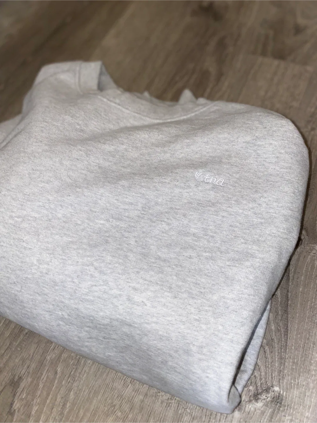 TNA heather grey crew neck image indicator(3)