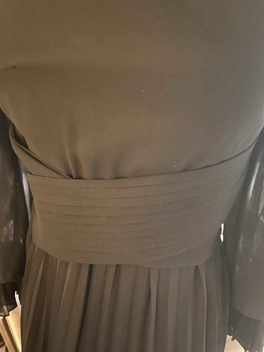 Chiffon Black Long Sleeve Pleated Dress image indicator(9)