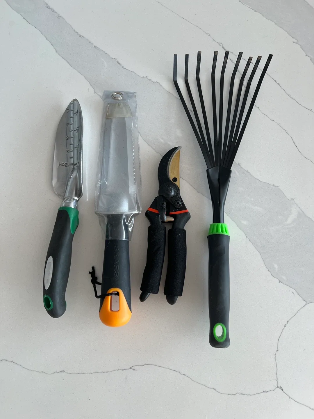 Gardening Tools: Trowel, Weeder, Pruner Set thumbnail