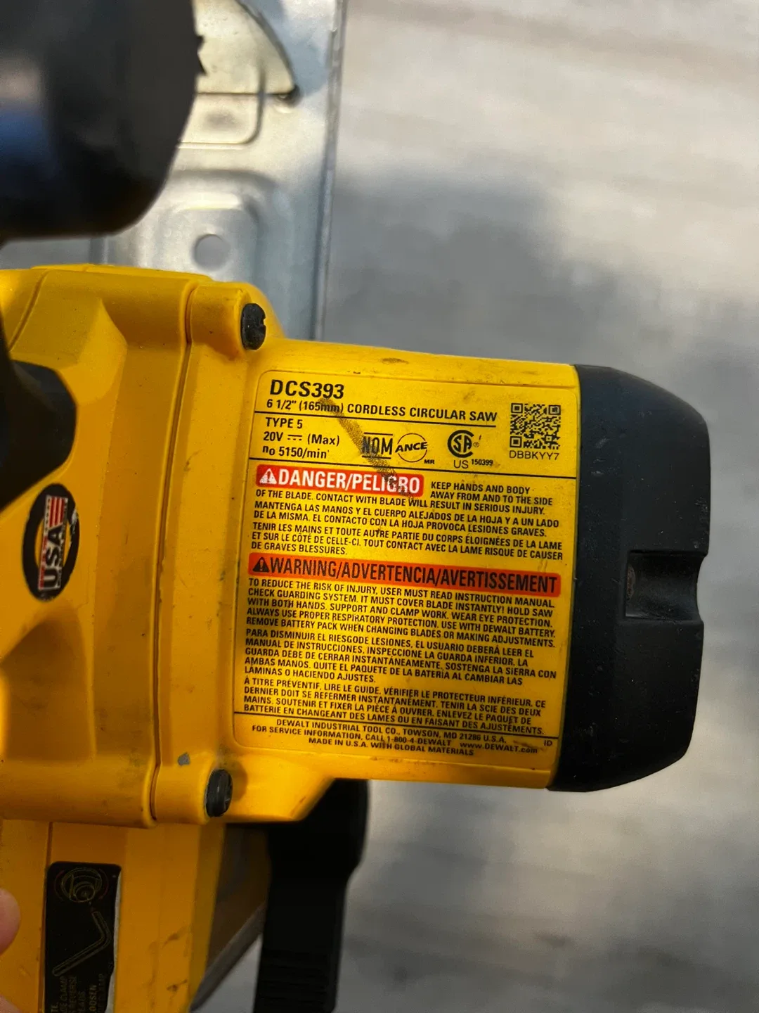 DeWalt DCS393 6 1/2" Cordless Circular Saw image indicator(2)