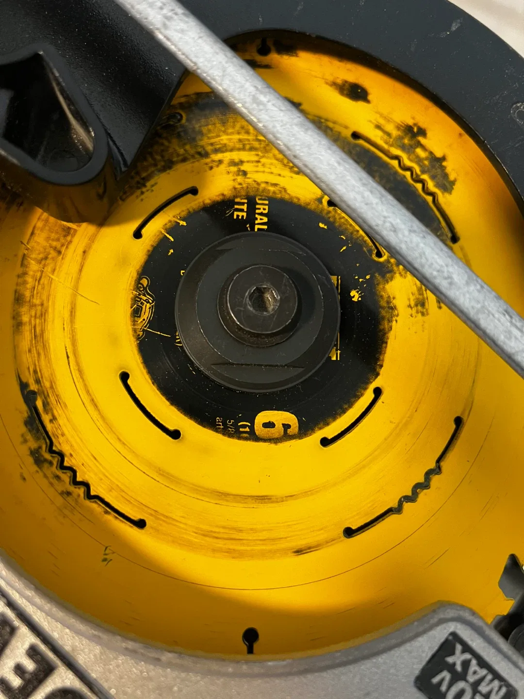 DeWalt DCS393 6 1/2" Cordless Circular Saw image indicator(3)