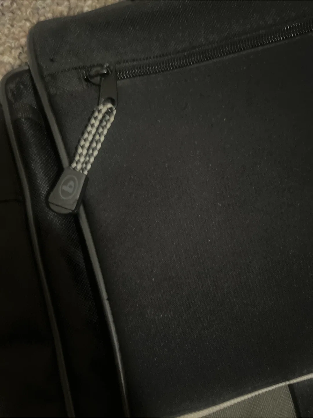 b.u.m. equipment extendable Black Laptop Bag image indicator(5)