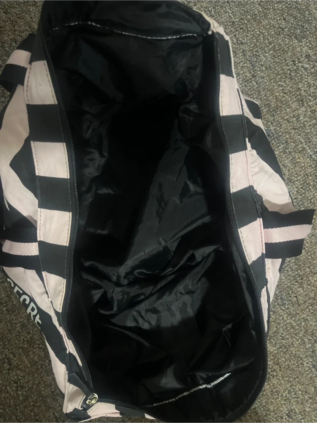 Victoria's Secret Tote Bag - Black & White image indicator(8)