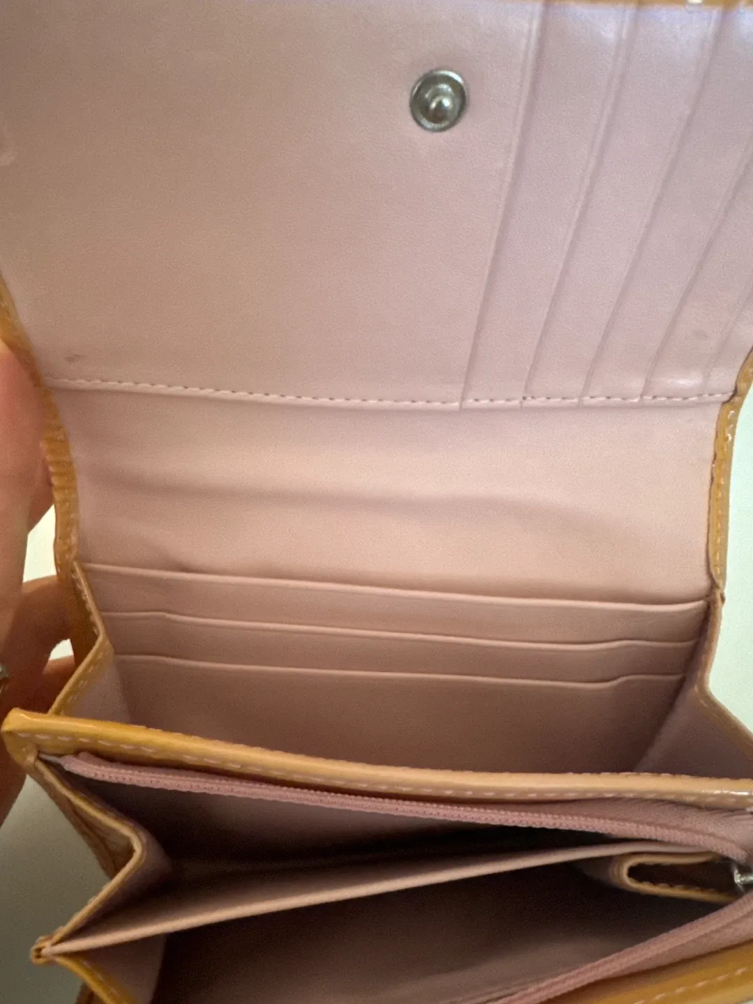 Coach Wallet image indicator(3)