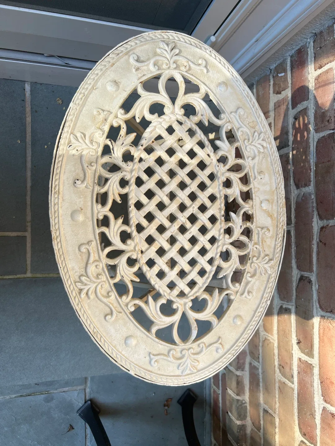 Oval White Metal Folding Side Table image indicator(2)