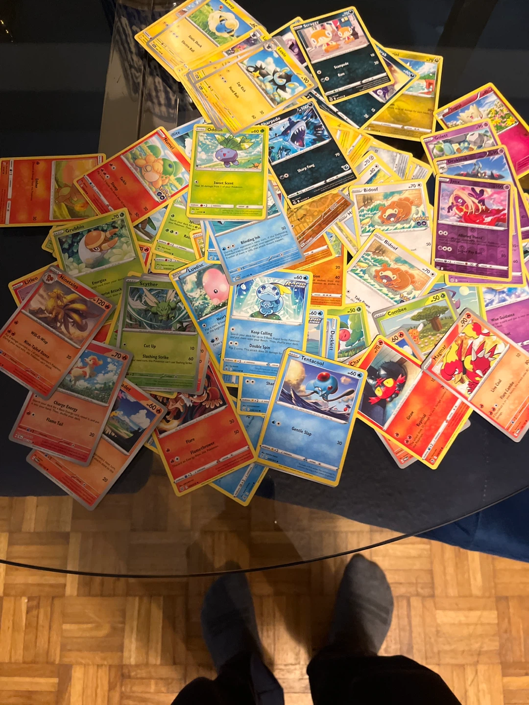 Pokemon Trading Cards - Assorted Lot