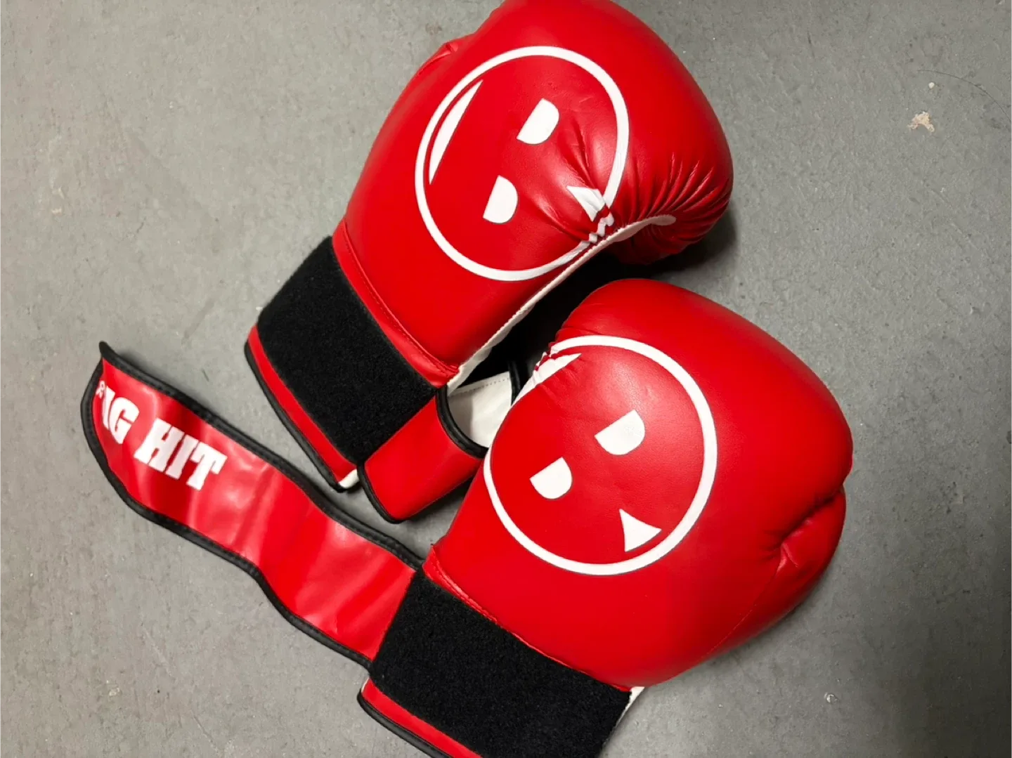 Big Hit Boxing Gloves 12 oz - Red & White thumbnail