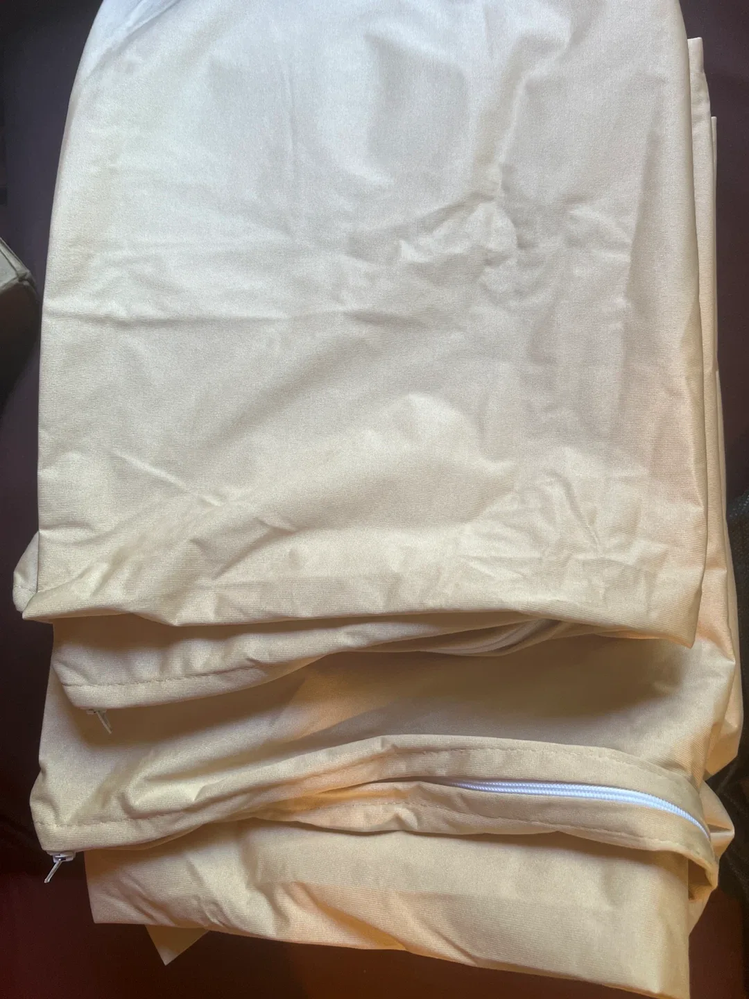 Beige and white Waterproof Zippered Pillow Protectors, 20x26 in image indicator(4)