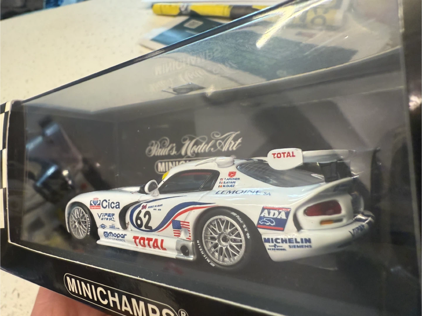 Minichamps Team Oreca Dodge Viper GTS-R Le Mans 1997 - photo 3
