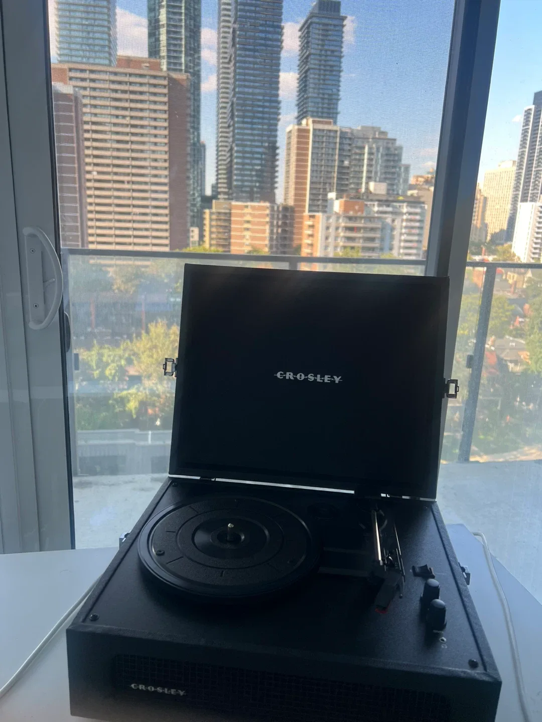 ⭐️Crosley Black Turntable(need fixing) thumbnail