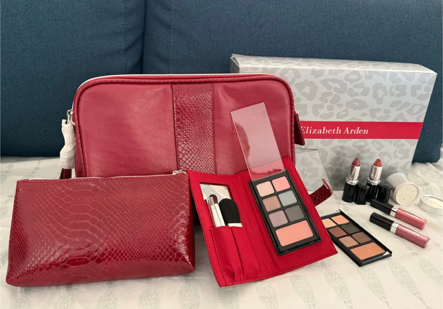 Elizabeth Arden Makeup Set thumbnail