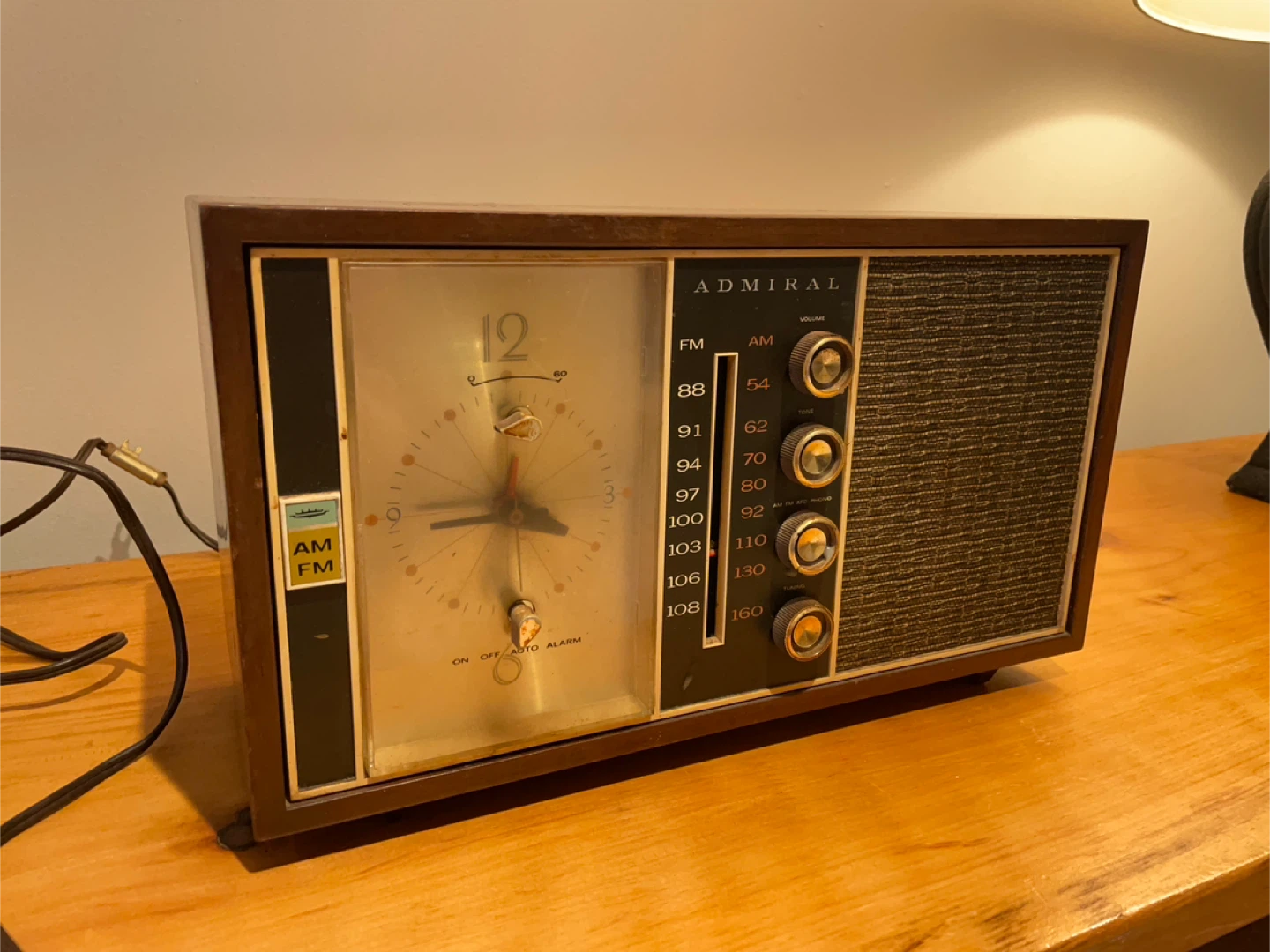 1960's Admiral Tube Radio - photo 2
