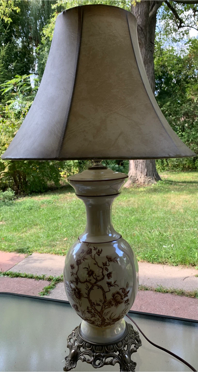 Vintage Floral Table Lamp