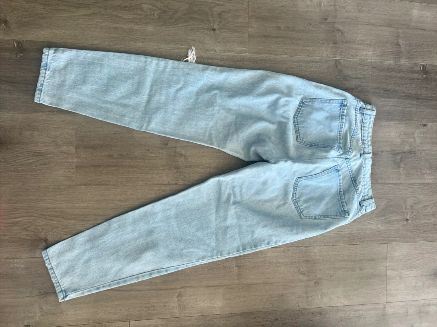 Bershka Distressed Mom Jeans 26 / XS / Small image indicator(8)
