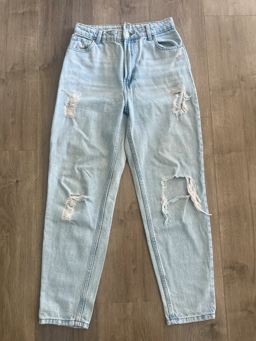Bershka Distressed Mom Jeans 26 / XS / Small thumbnail