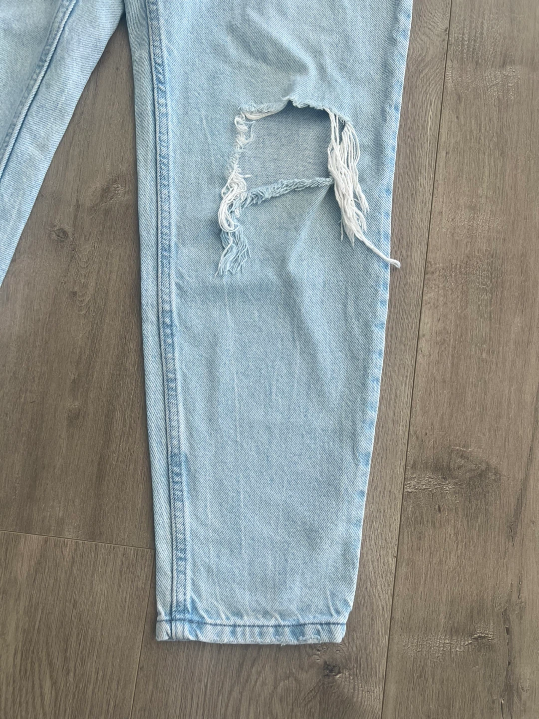 Bershka Distressed Mom Jeans 26 / XS / Small - photo 3