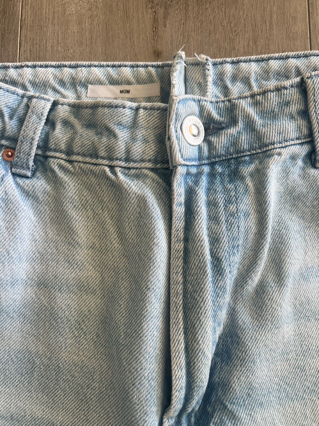 Bershka Distressed Mom Jeans 26 / XS / Small - photo 4