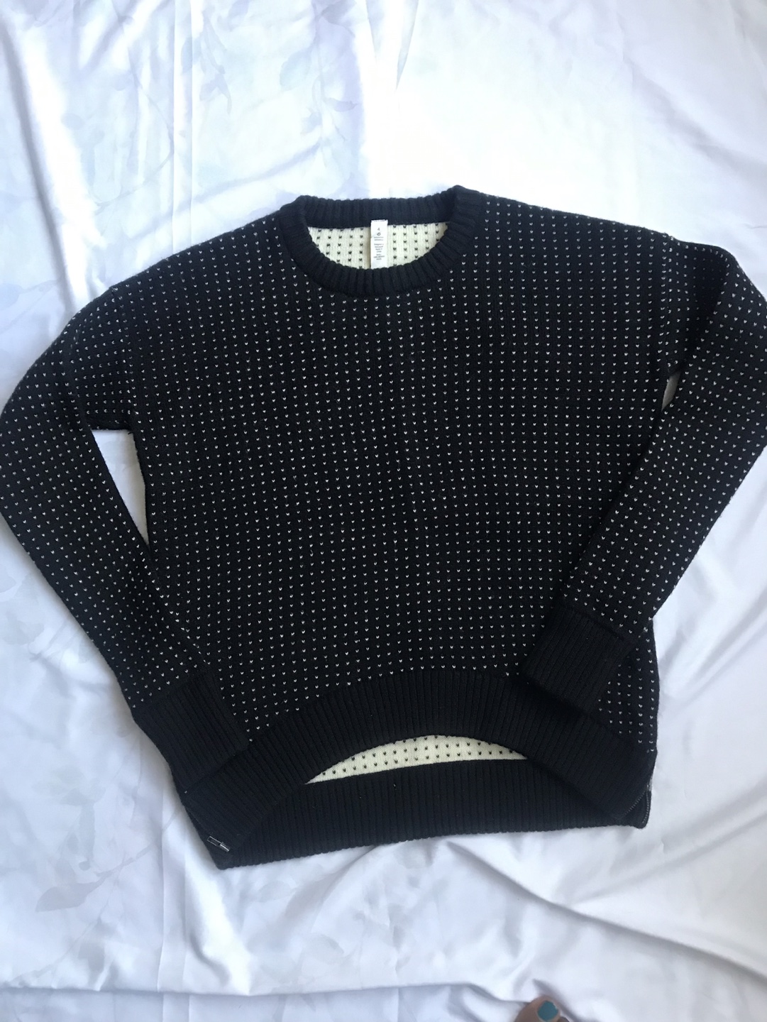 Women’s Lululemon Black Sweater with white dots - Size 4