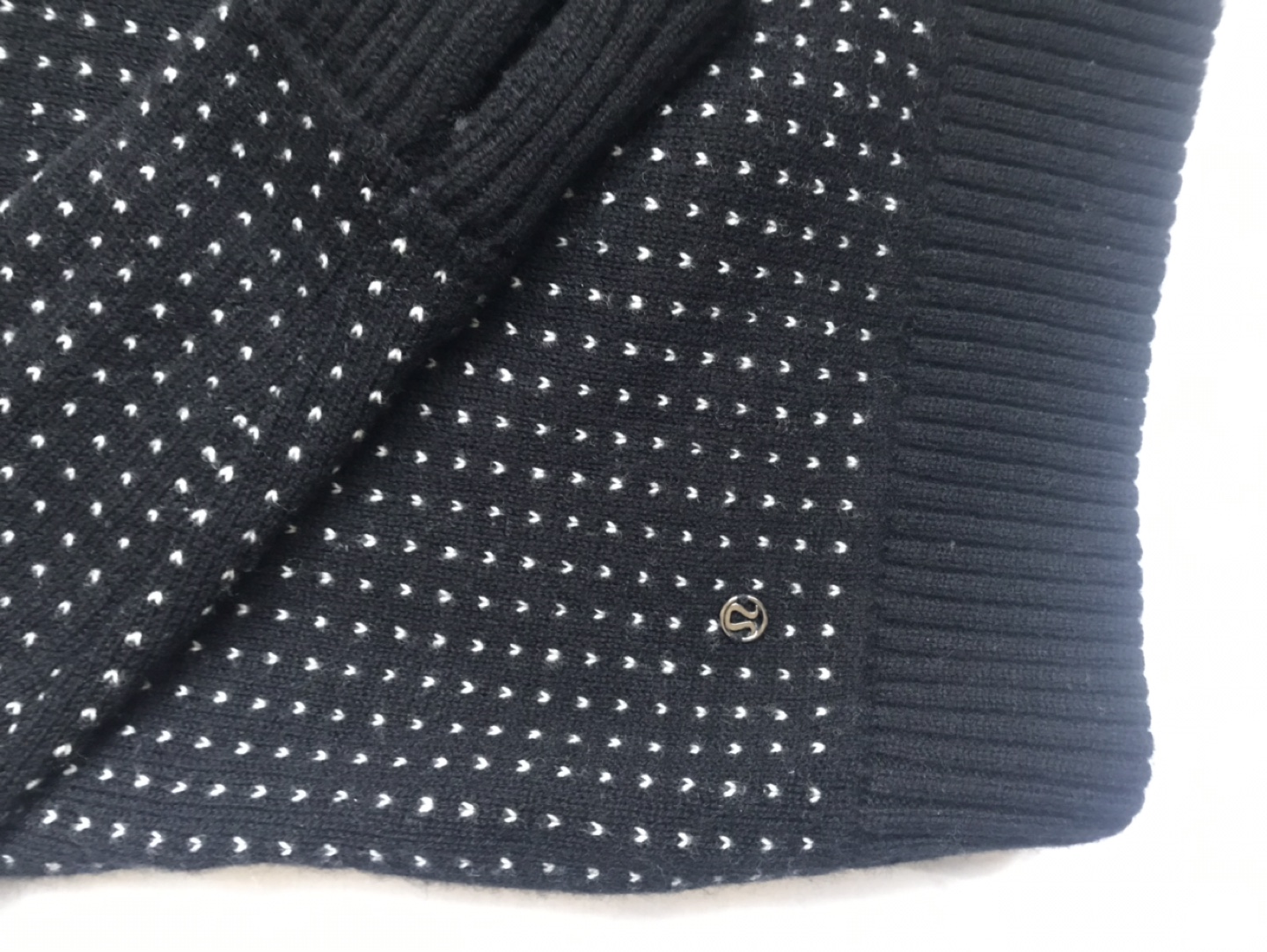 Women’s Lululemon Black Sweater with white dots - Size 4 - photo 4