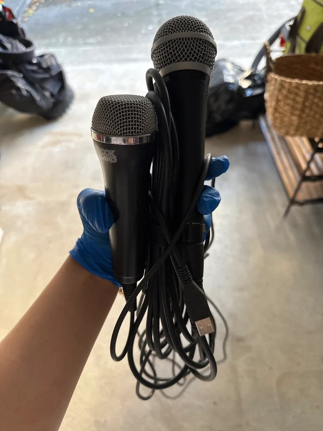 Two Microphones with Cables thumbnail